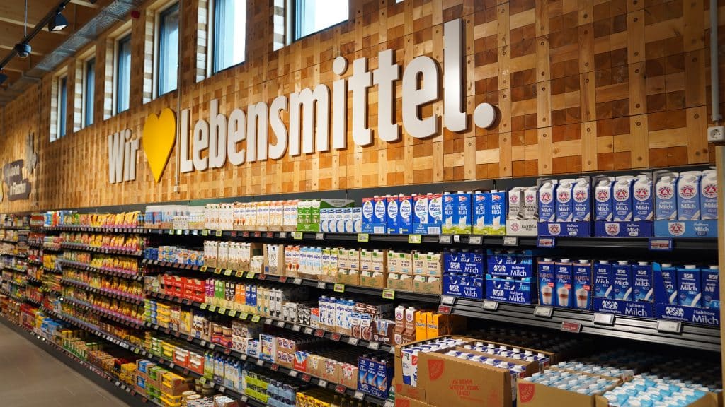 Deutschlands erster Supermarkt aus Holzbausteinen